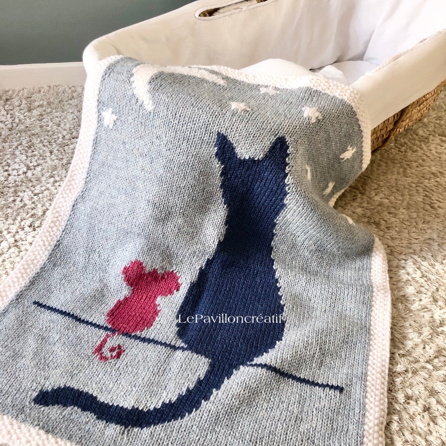 couverture-tricot-chat-souris-bébé-couffin
