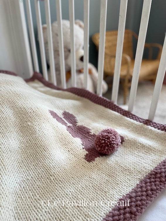 Couverture bébé en laine Lapin rose et pompon