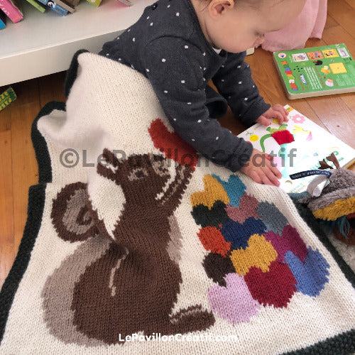 Couverture bébé écureuil et coeurs
