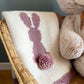 couverture-tricot-lapin-bébé-pompon
